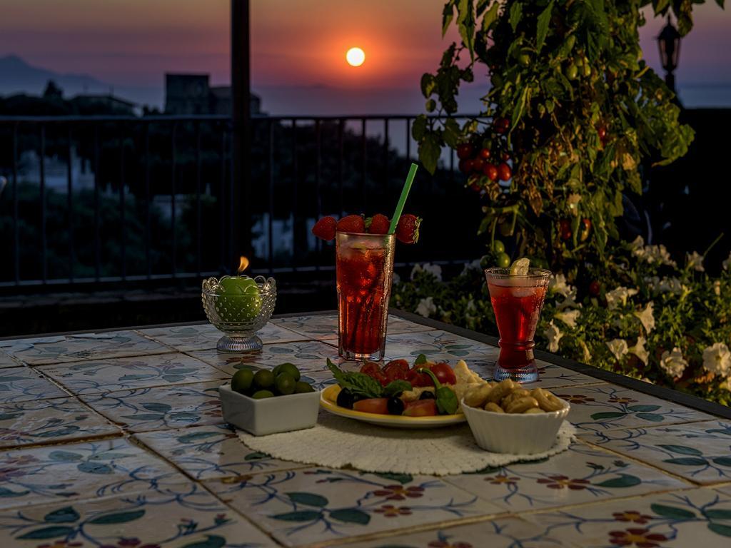 Villa Carolina Sorrento Private Heated Pool And Sea View Exterior photo