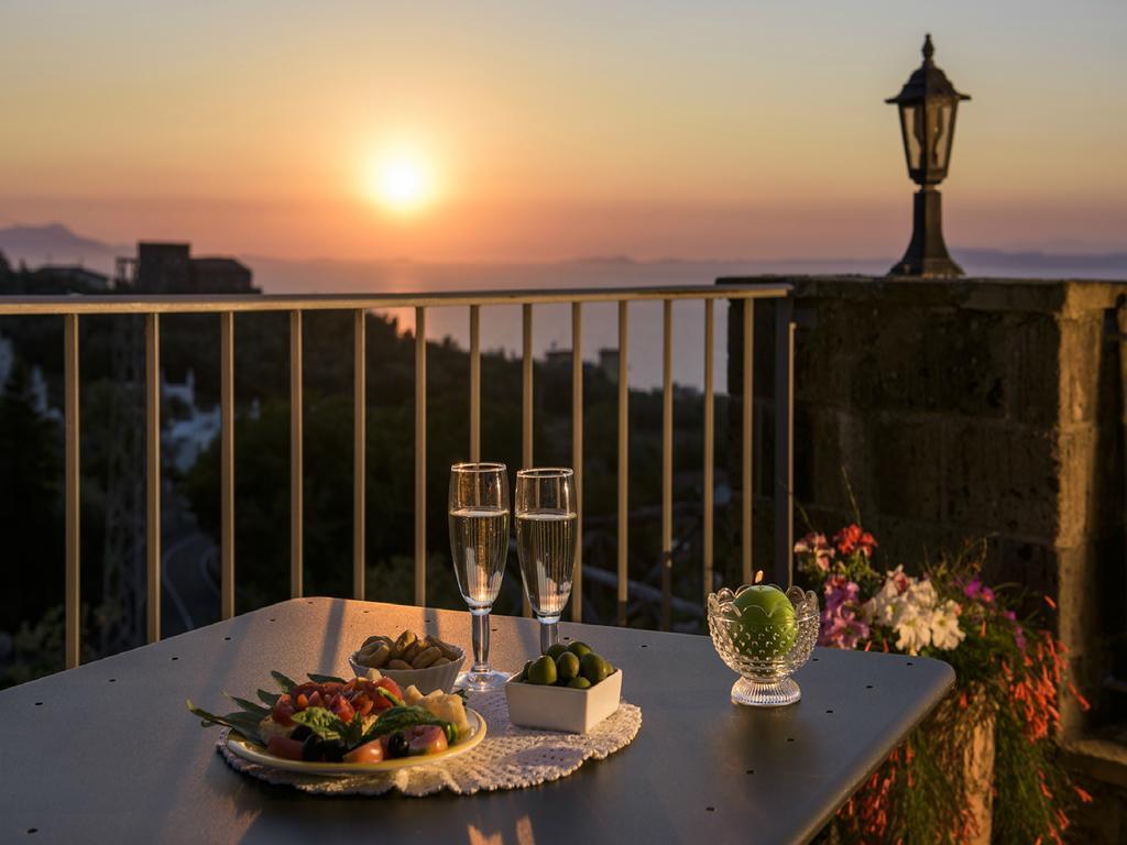 Villa Carolina Sorrento Private Heated Pool And Sea View Room photo